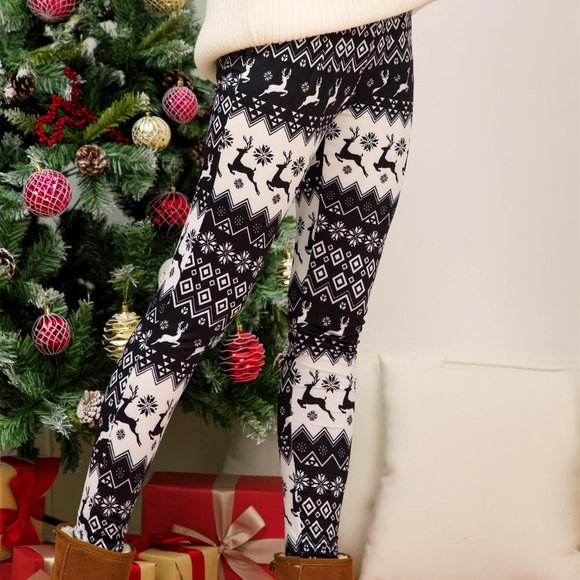 Last 2! Comfy & Stylish CHRISTMAS leggings - Picture 2 of 8